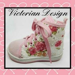 BUY 2 GET 1 FREE Victorian Design Size 2 Walkers
